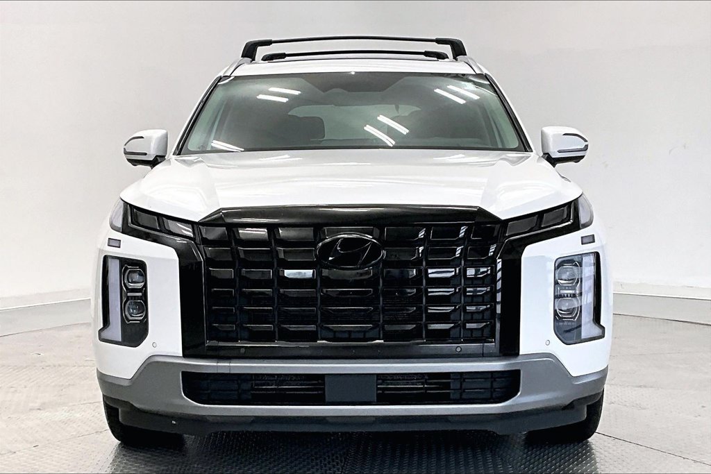 Used 2024 Hyundai Palisade Limited AWD/4WD image 3