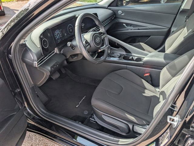 Used 2023 Hyundai Elantra SEL w/ Convenience Package image 14