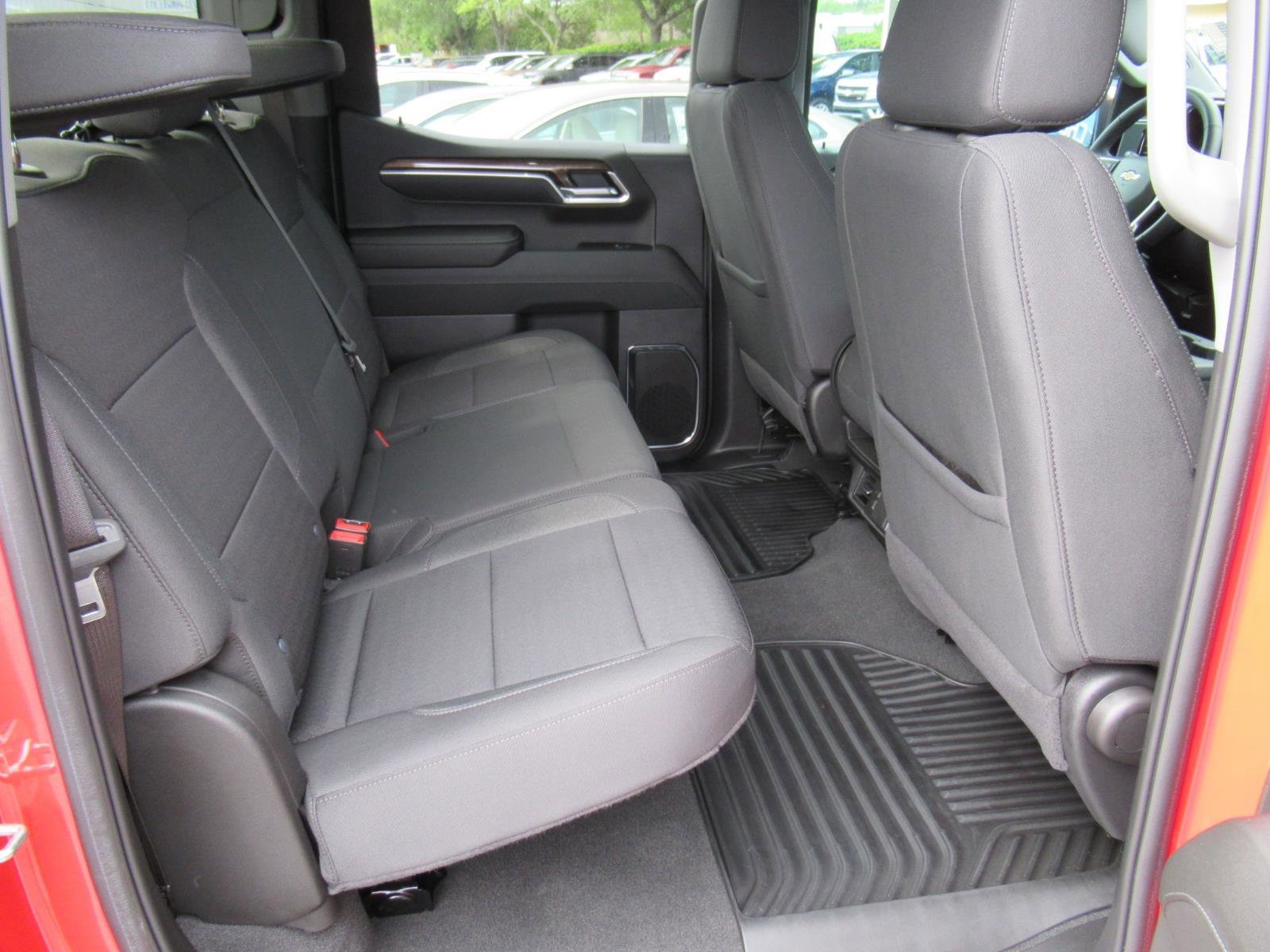 Used 2025 Chevrolet Silverado 1500 LT AWD/4WD image 31