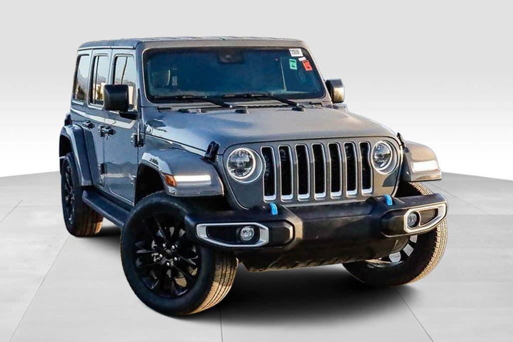 Used 2023 Jeep Wrangler Unlimited Sahara w/ Cold Weather Group AWD/4WD image 2