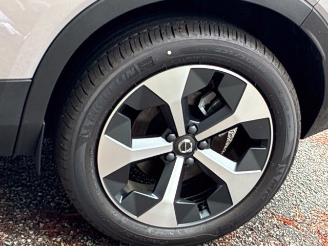 New 2026 Volvo XC40 B5 Plus w/ Protection Package Premier AWD/4WD image 13