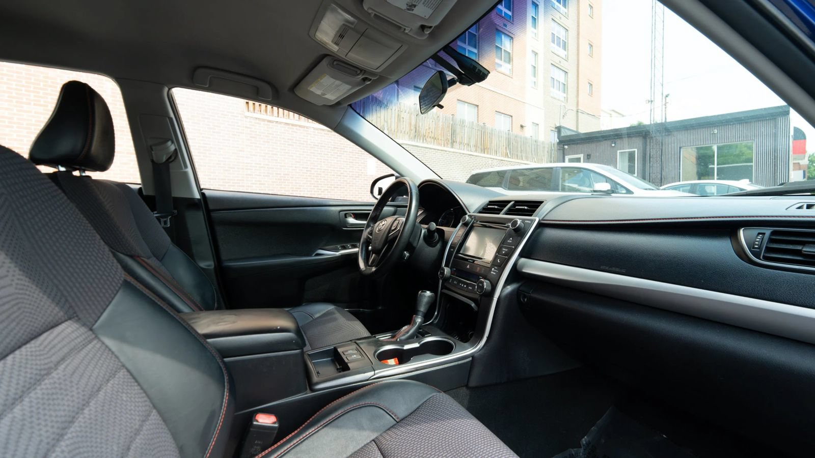 Used 2016 Toyota Camry SE FWD image 12