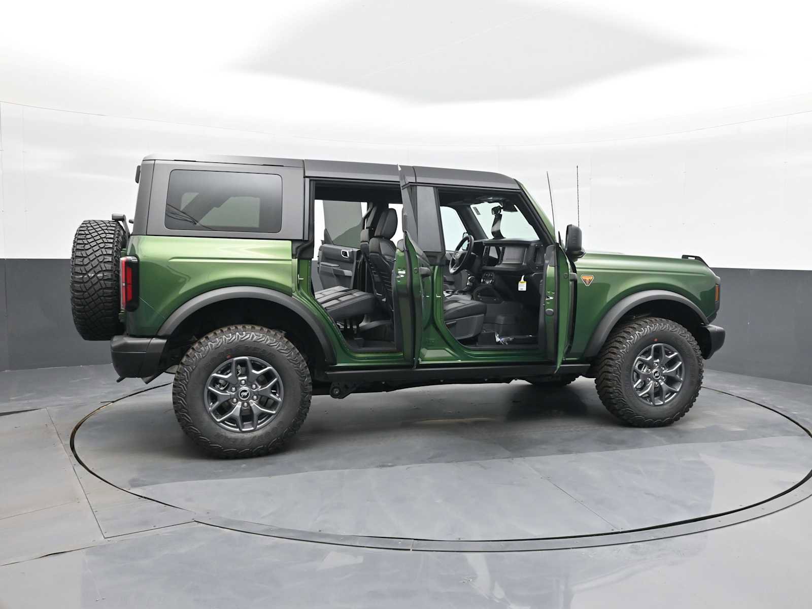 New 2025 Ford Bronco Badlands image 28