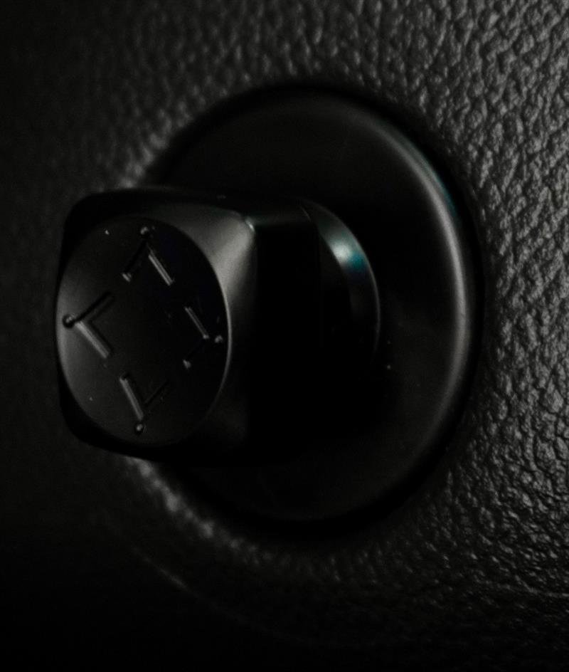 Used 2014 INFINITI QX70 AWD w/ Premium Package image 19