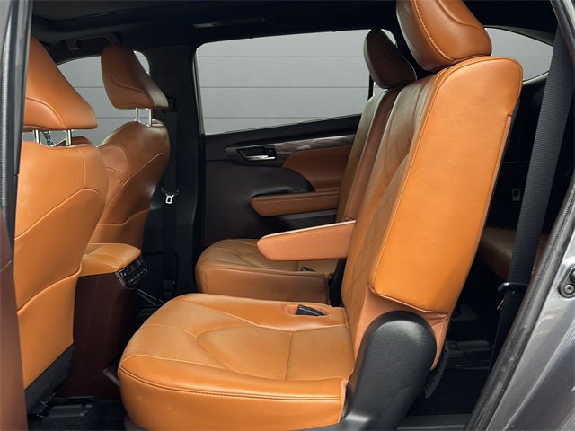Certified 2021 Toyota Highlander Platinum image 22