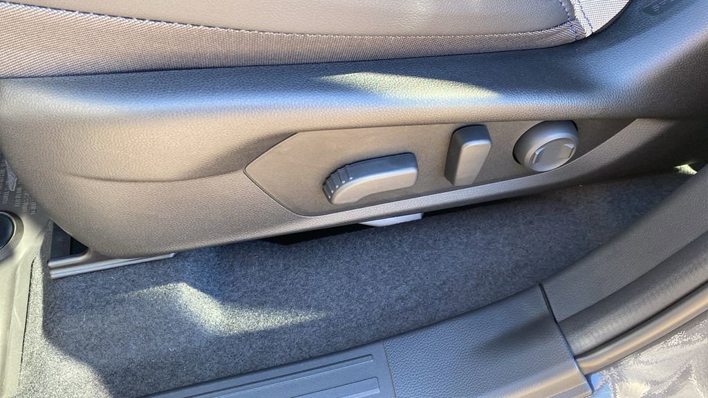 Used 2025 Subaru Forester Premium image 19