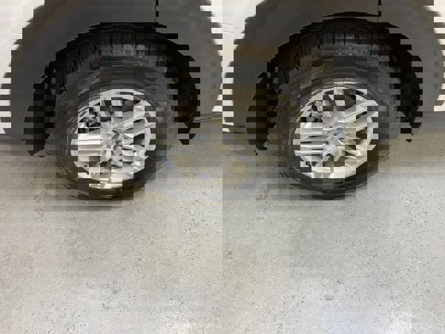 Used 2025 Ford Explorer Active image 13