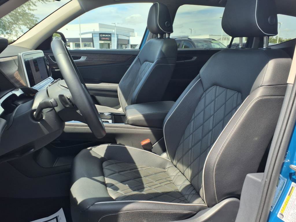 Certified 2025 Volkswagen Atlas SEL Premium R-Line image 11