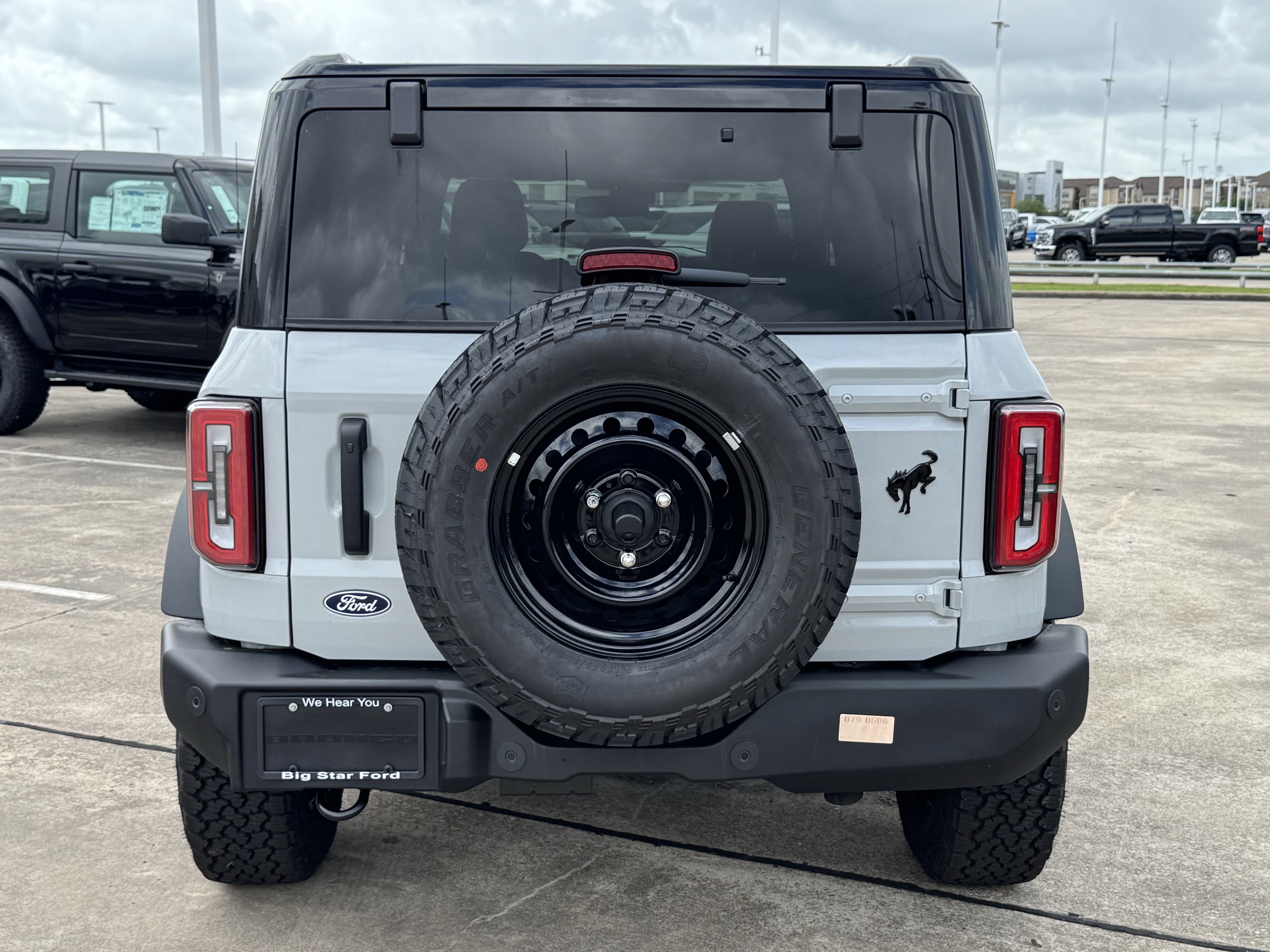 New 2026 Ford Bronco Outer Banks AWD/4WD image 9