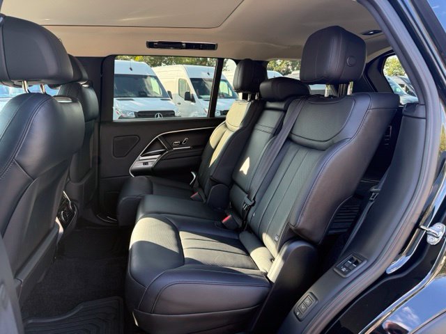 Used 2025 Land Rover Range Rover Long Wheelbase SE AWD/4WD image 17