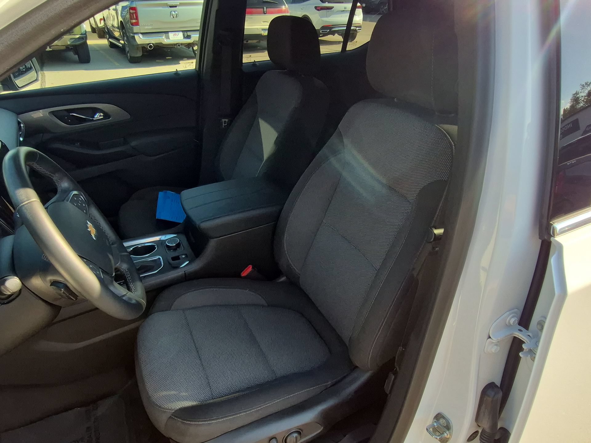 Used 2023 Chevrolet Traverse LT w/ Rear Camera Mirror Package AWD/4WD image 21