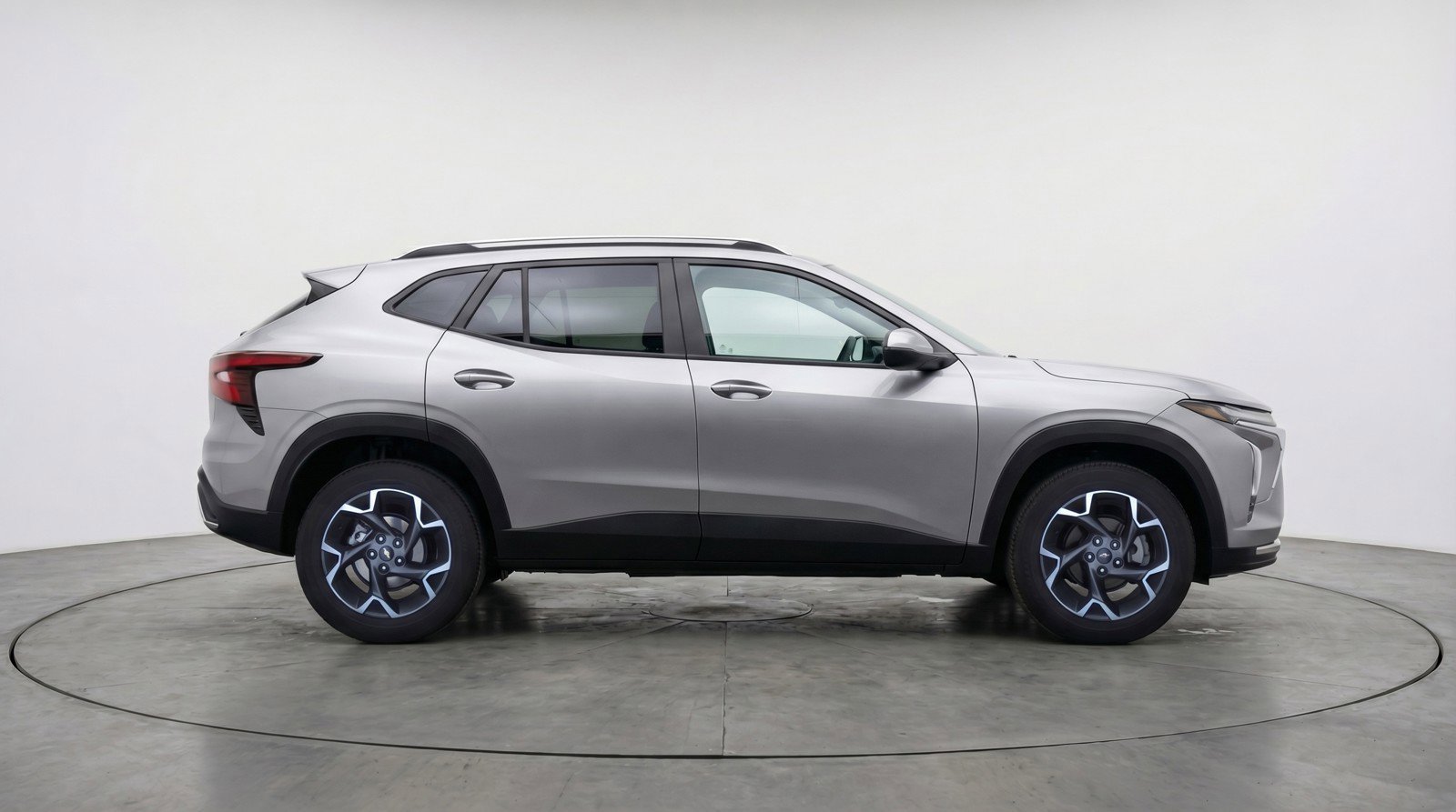 Used 2025 Chevrolet Trax LT w/ LT Convenience Package image 11