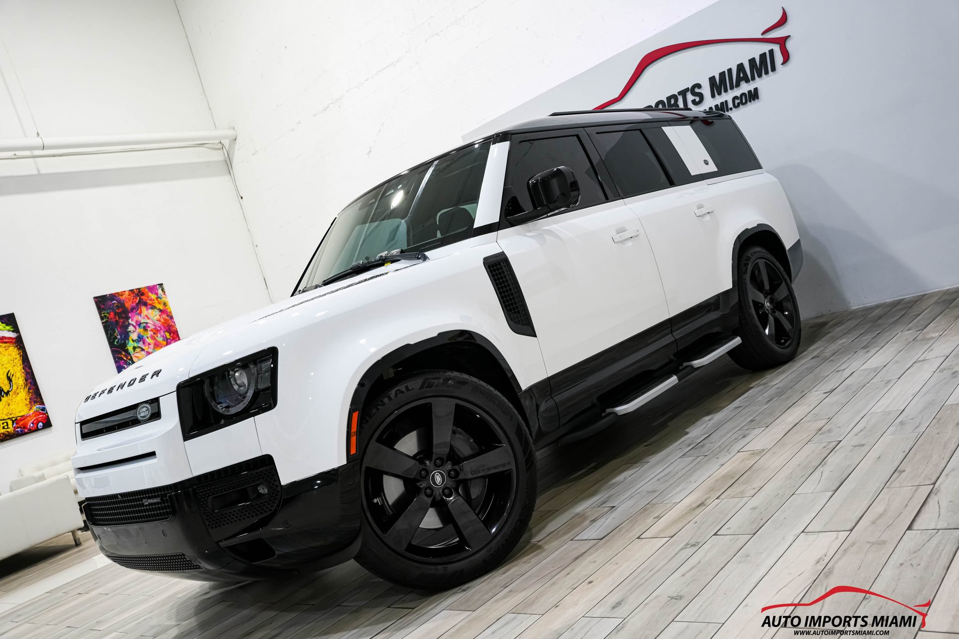 Used 2023 Land Rover Defender 130 X-Dynamic SE image 3