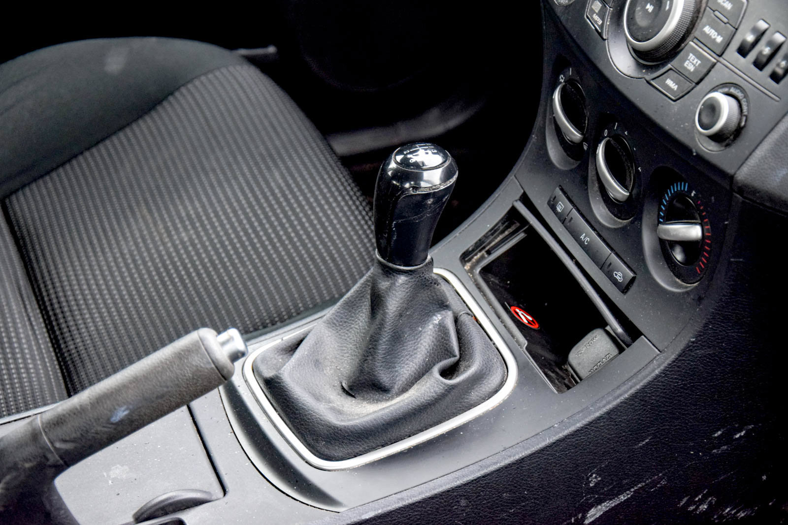 Used 2012 MAZDA MAZDA3 i Touring FWD image 20
