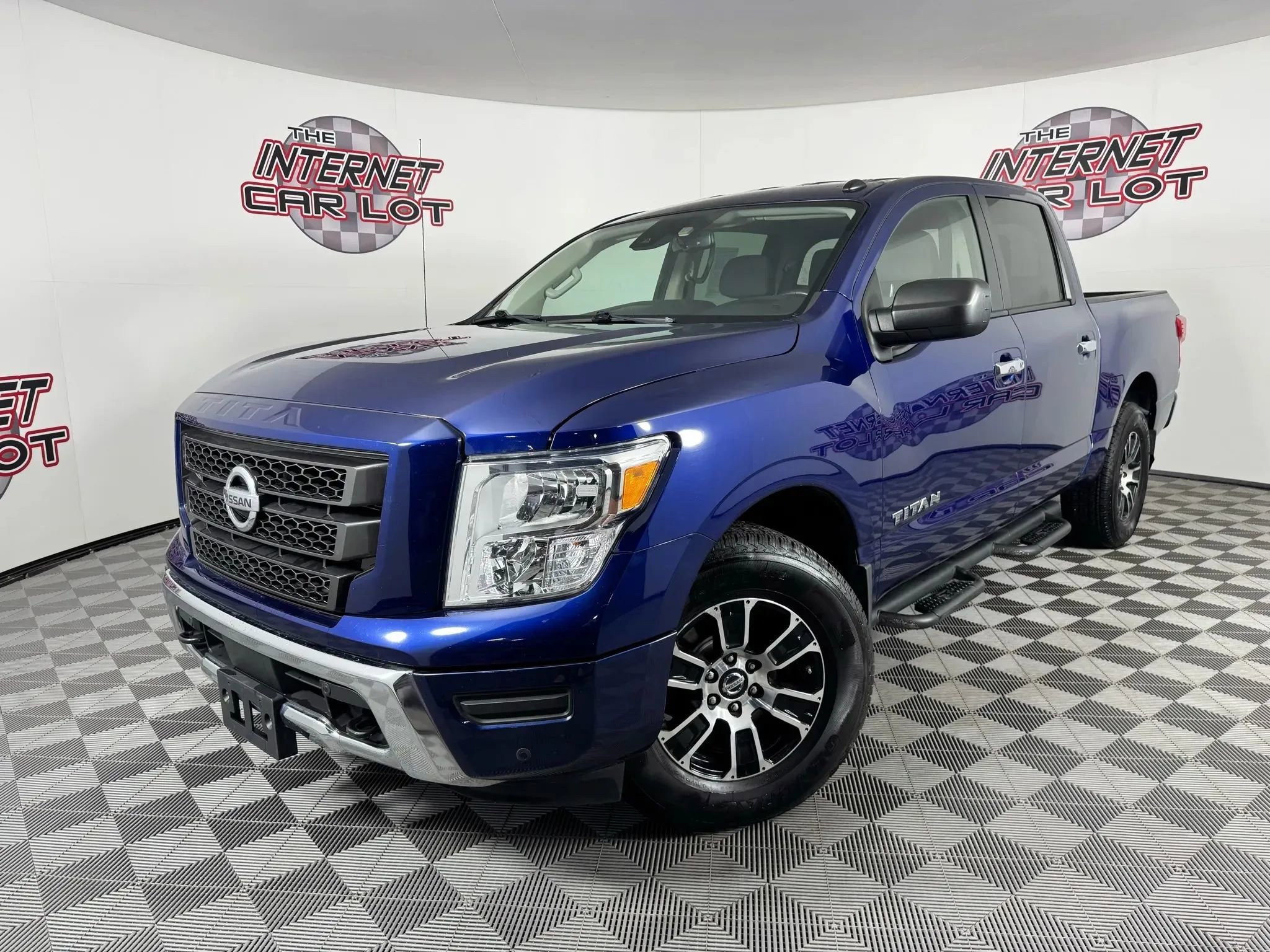 Used 2021 Nissan Titan SV w/ SV Convenience Package