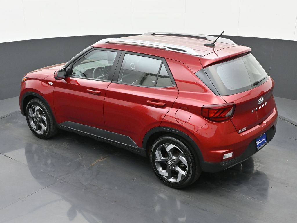 Used 2024 Hyundai Venue Limited image 39