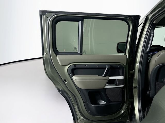 Used 2024 Land Rover Defender 110 S image 23