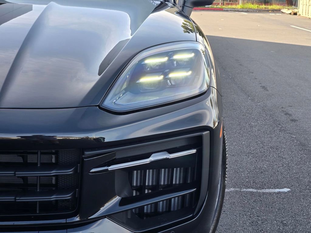 New 2026 Porsche Cayenne Coupe AWD/4WD image 12