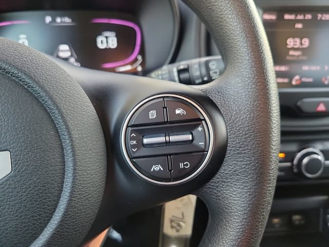 Used 2023 Kia Soul LX w/ LX Technology Package FWD image 16