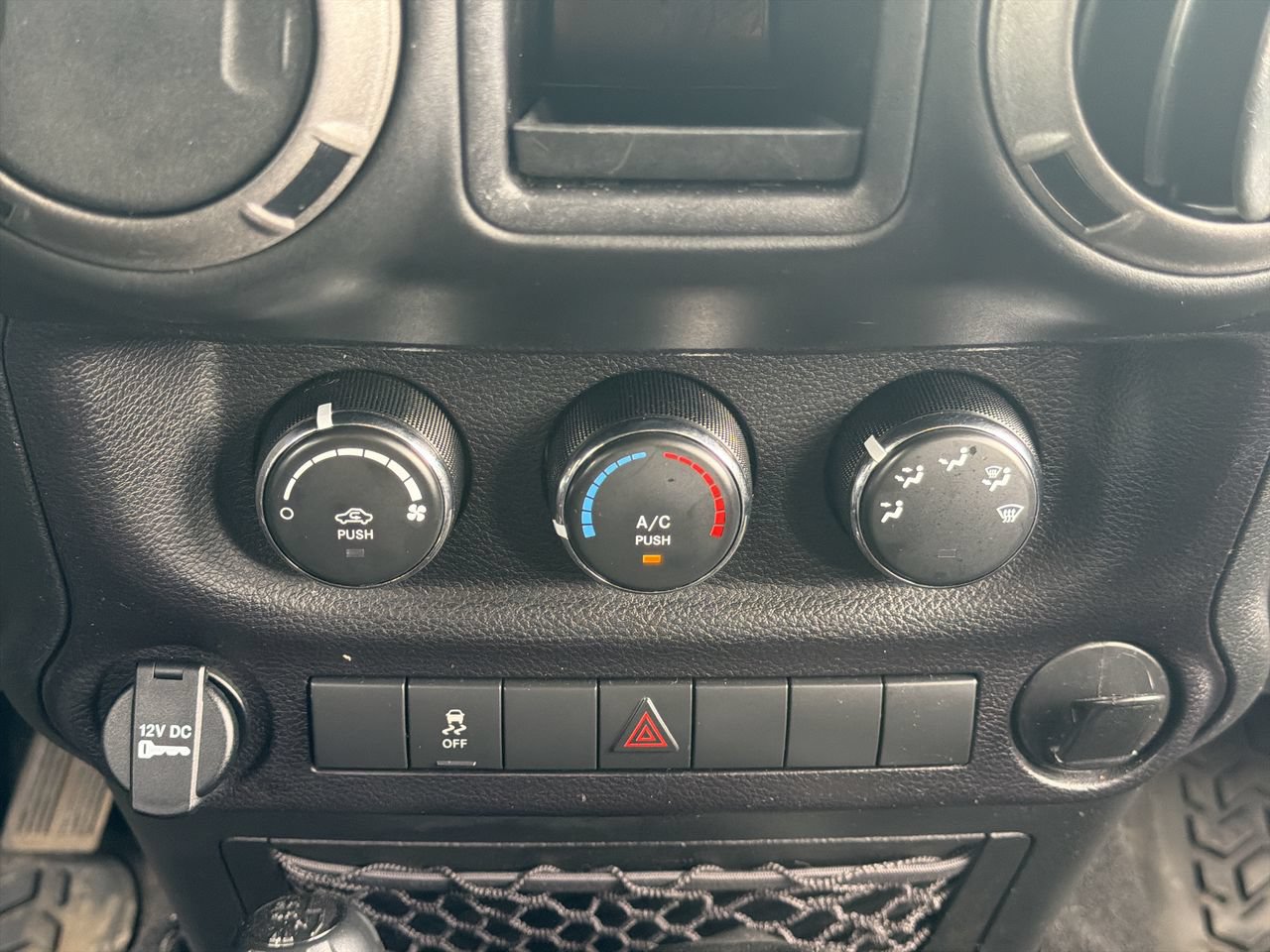 Used 2016 Jeep Wrangler Unlimited Sport AWD/4WD image 17