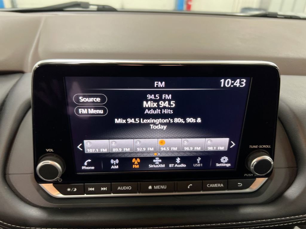 Used 2023 Nissan Rogue SV image 14