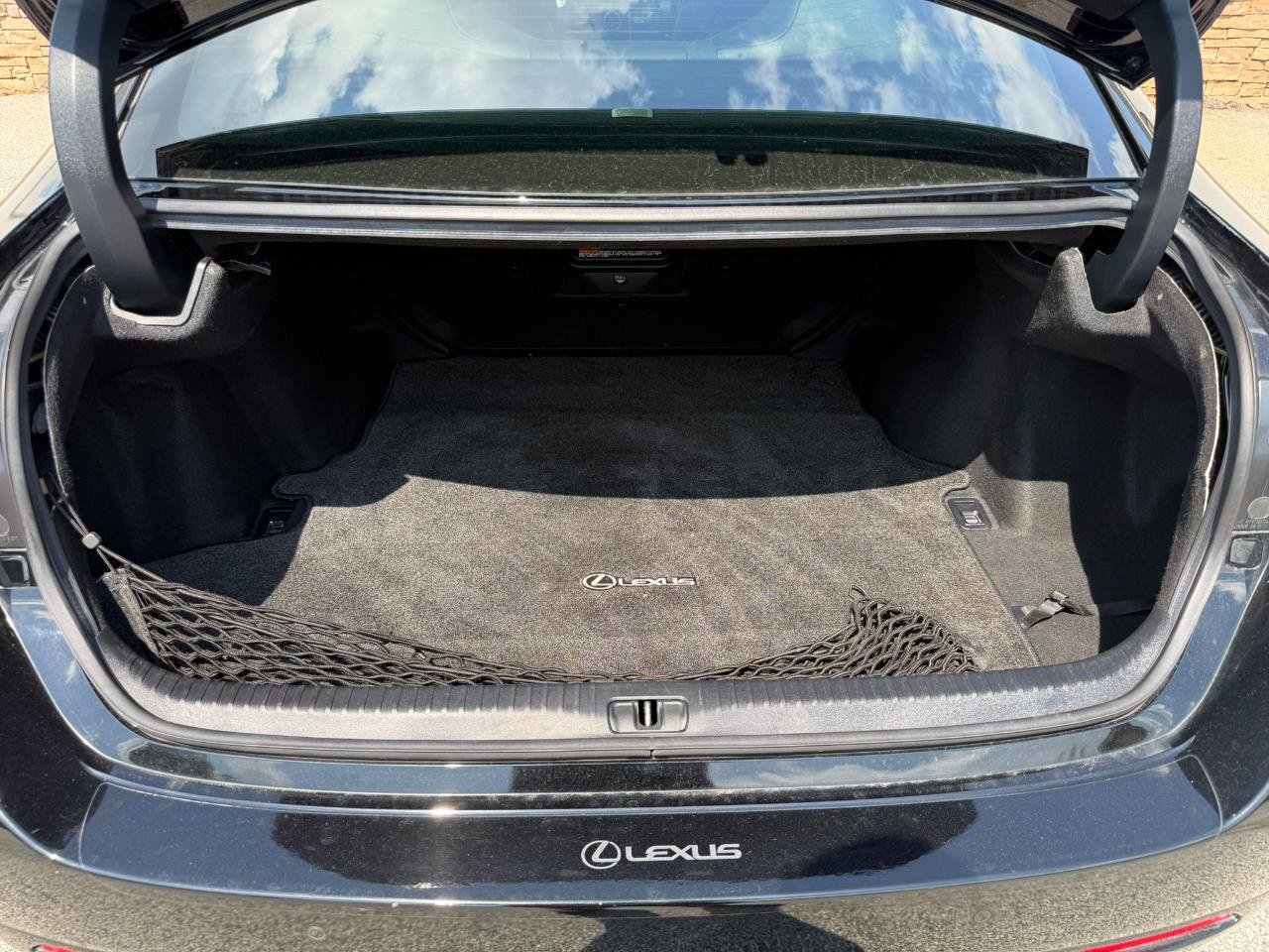 Used 2015 Lexus RC F w/ Premium Package RWD image 22