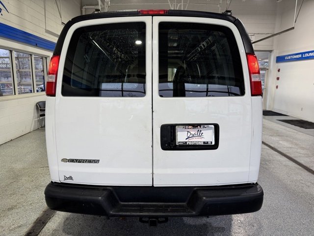 Used 2018 Chevrolet Express 2500 Extended image 8