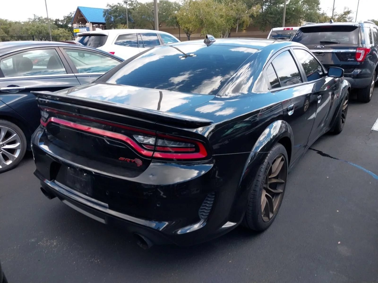 Used 2020 Dodge Charger SRT Hellcat w/ Harman/Kardon Audio Group RWD image 2