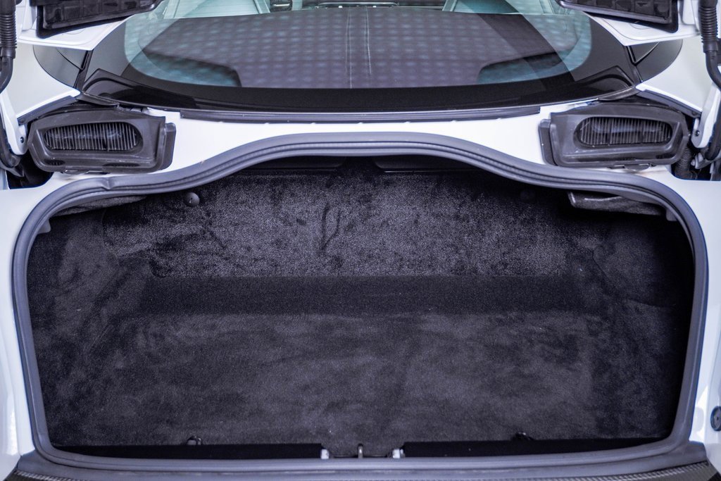 Used 2024 Aston Martin DB12 Coupe image 34