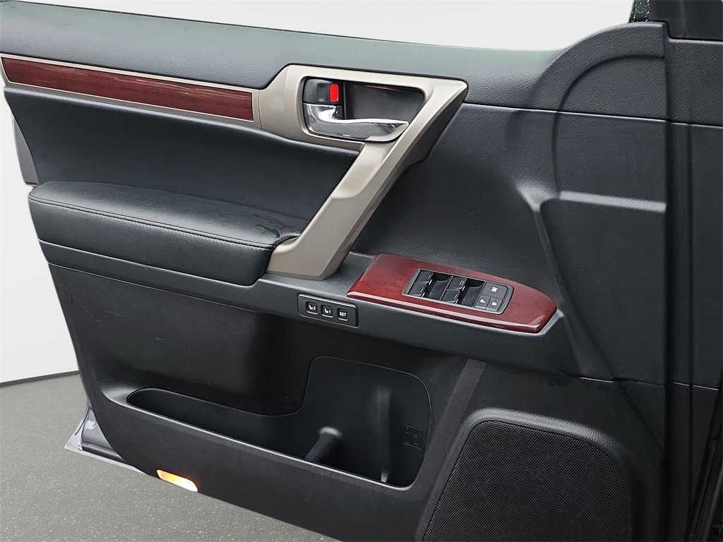 Used 2015 Lexus GX 460 460 image 32