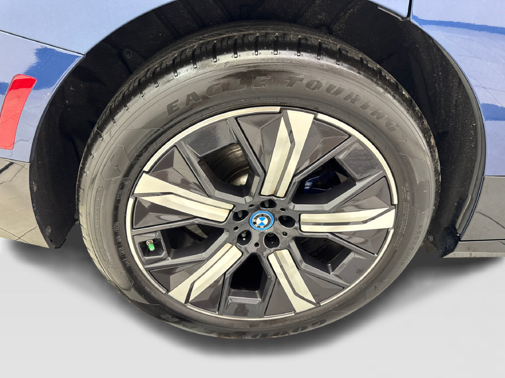 Used 2024 BMW iX xDrive50 w/ Sport Package AWD/4WD image 84