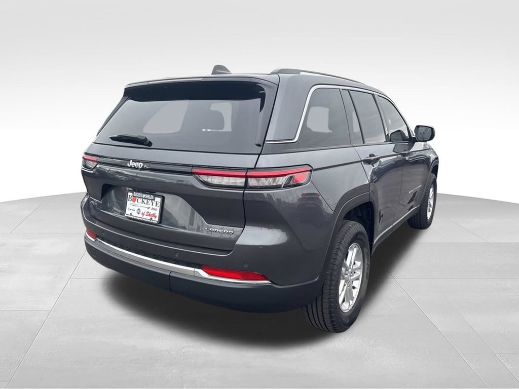 Used 2023 Jeep Grand Cherokee Laredo AWD/4WD image 4