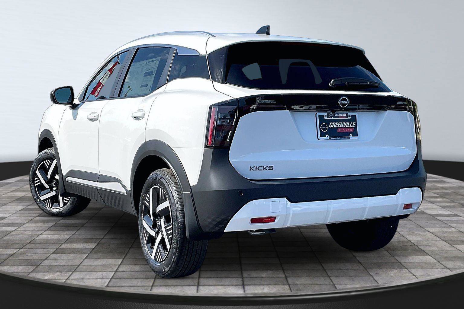 New 2026 Nissan Kicks SV w/ SV Premium Package FWD image 4