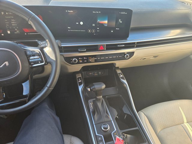 Used 2024 Kia Sorento S w/ Panoramic Sunroof Package image 2