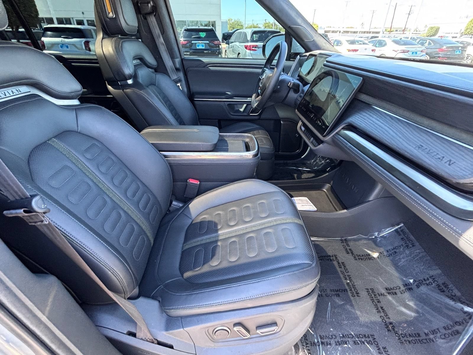 Used 2023 Rivian R1S Adventure AWD/4WD image 14