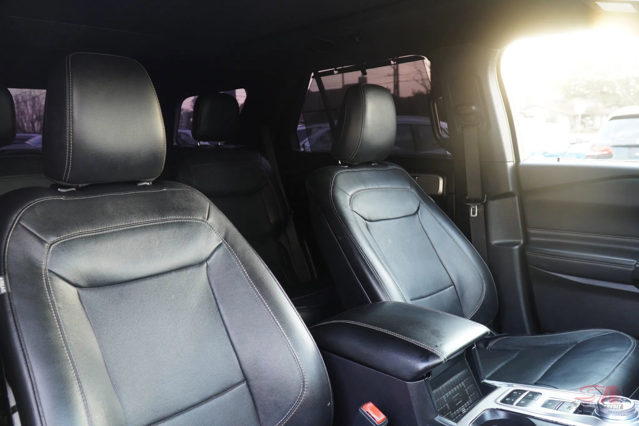 Used 2020 Ford Explorer Limited w/ Class III Trailer Tow Package image 18