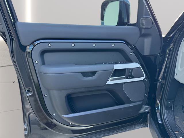 Certified 2024 Land Rover Defender 110 X-Dynamic SE image 15