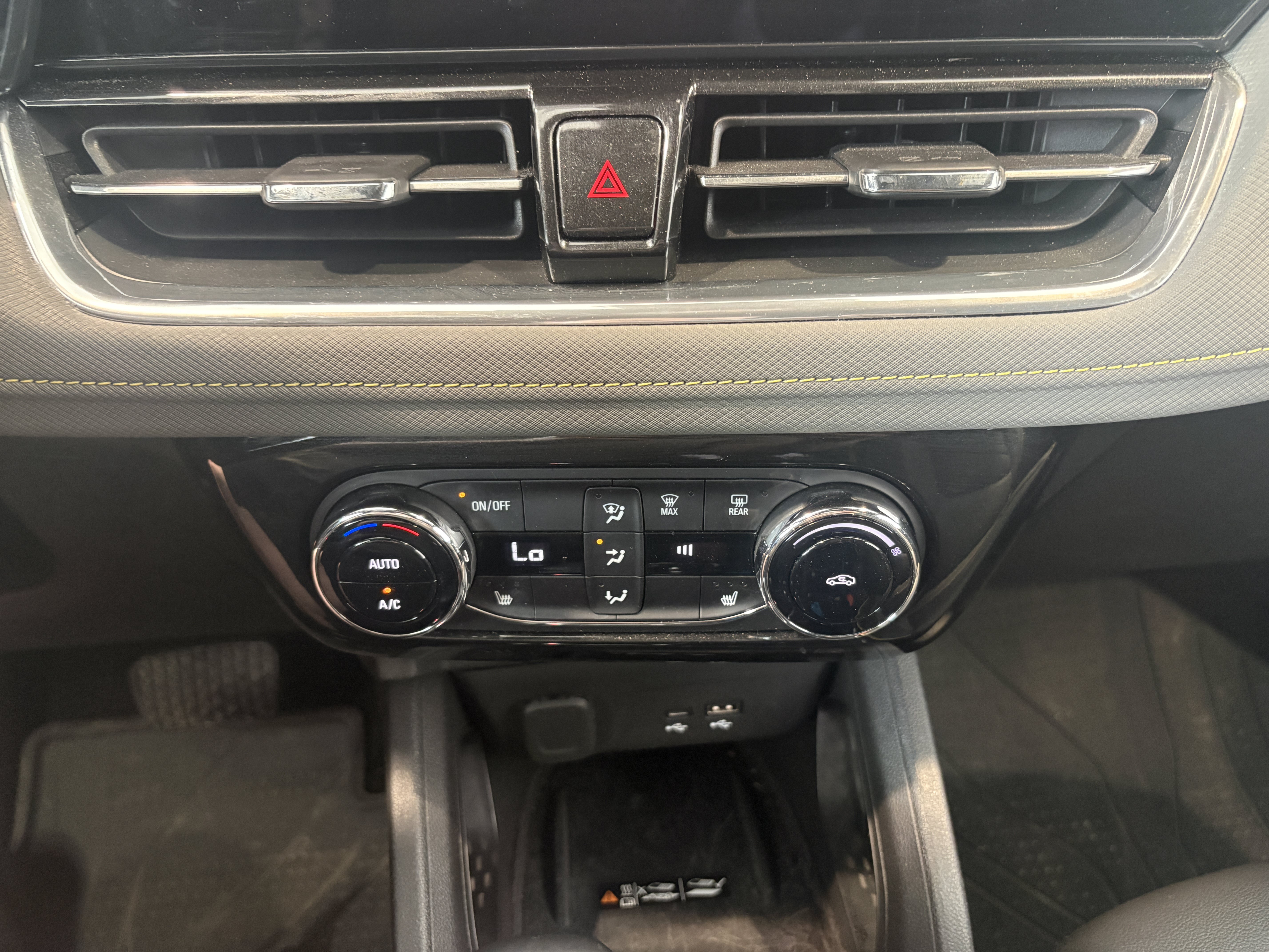 Used 2025 Chevrolet TrailBlazer ACTIV w/ Convenience Package AWD/4WD image 18