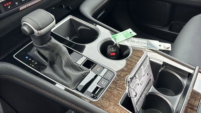 New 2026 Toyota Sienna Platinum image 25