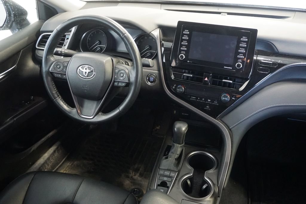 Used 2023 Toyota Camry SE w/ Cold Weather Package image 18
