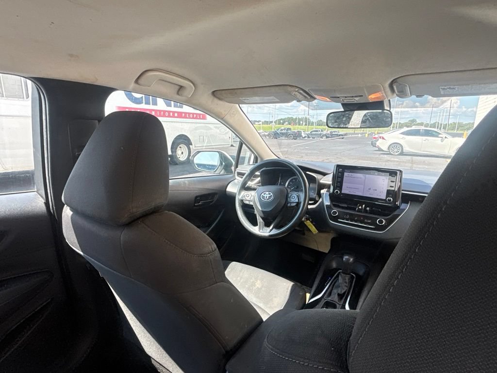 Used 2022 Toyota Corolla LE FWD image 25