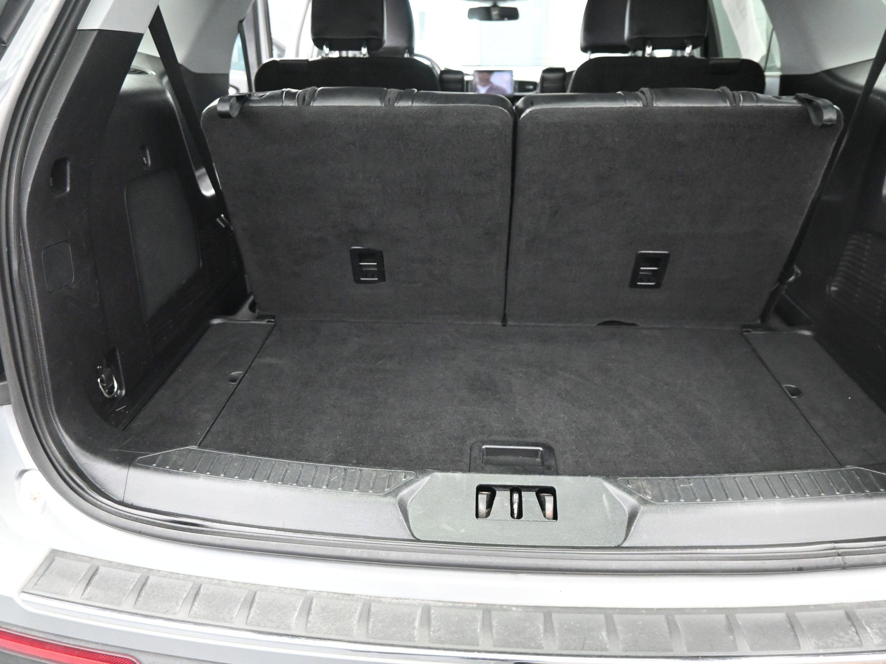 Used 2021 Ford Explorer Limited w/ Equipment Group 301A image 19