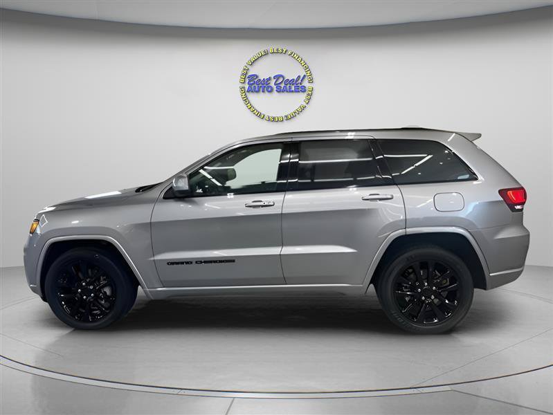 Used 2021 Jeep Grand Cherokee Laredo X AWD/4WD image 3