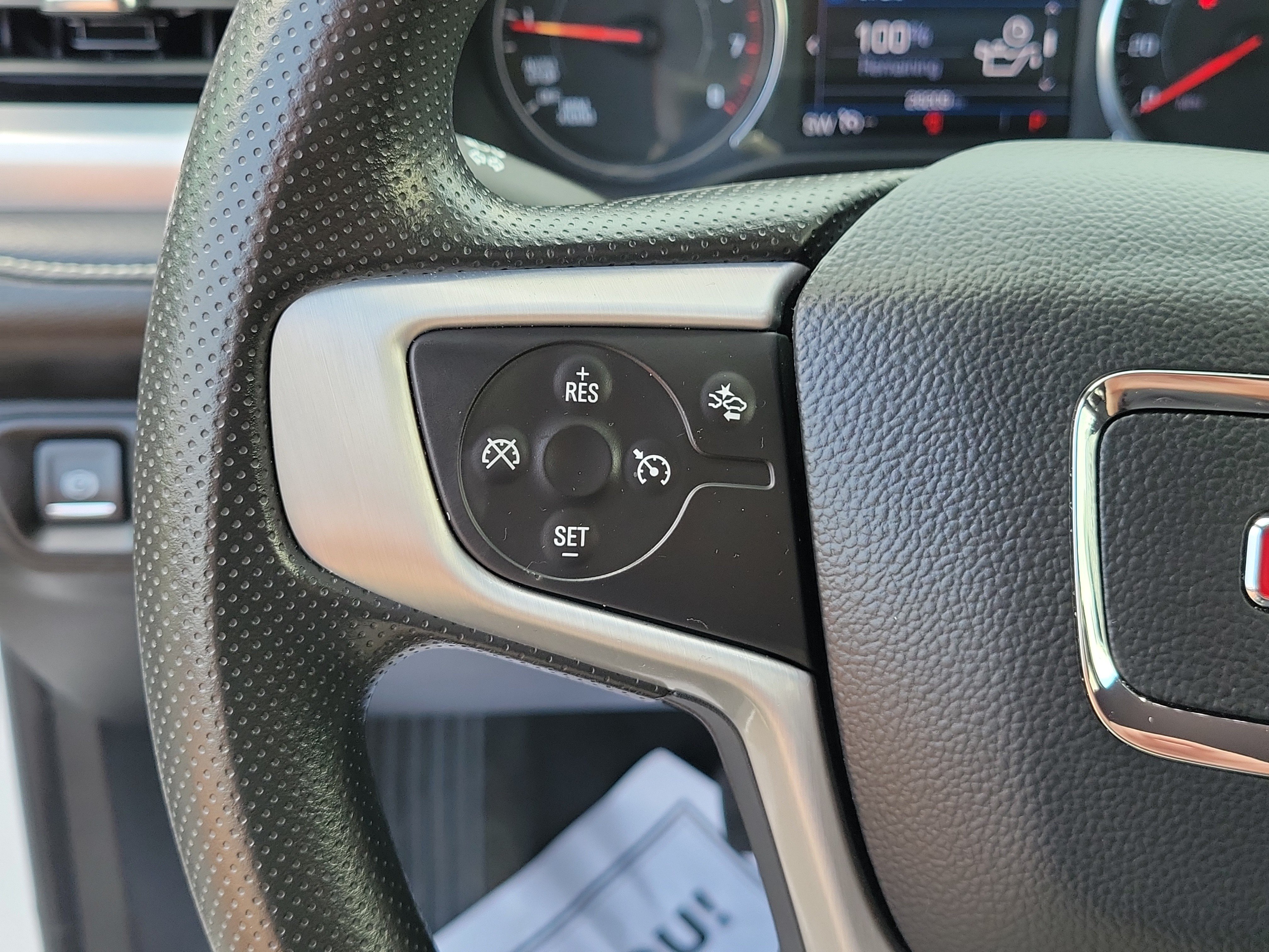 Used 2023 GMC Acadia SLE w/ Driver Convenience Package FWD image 22