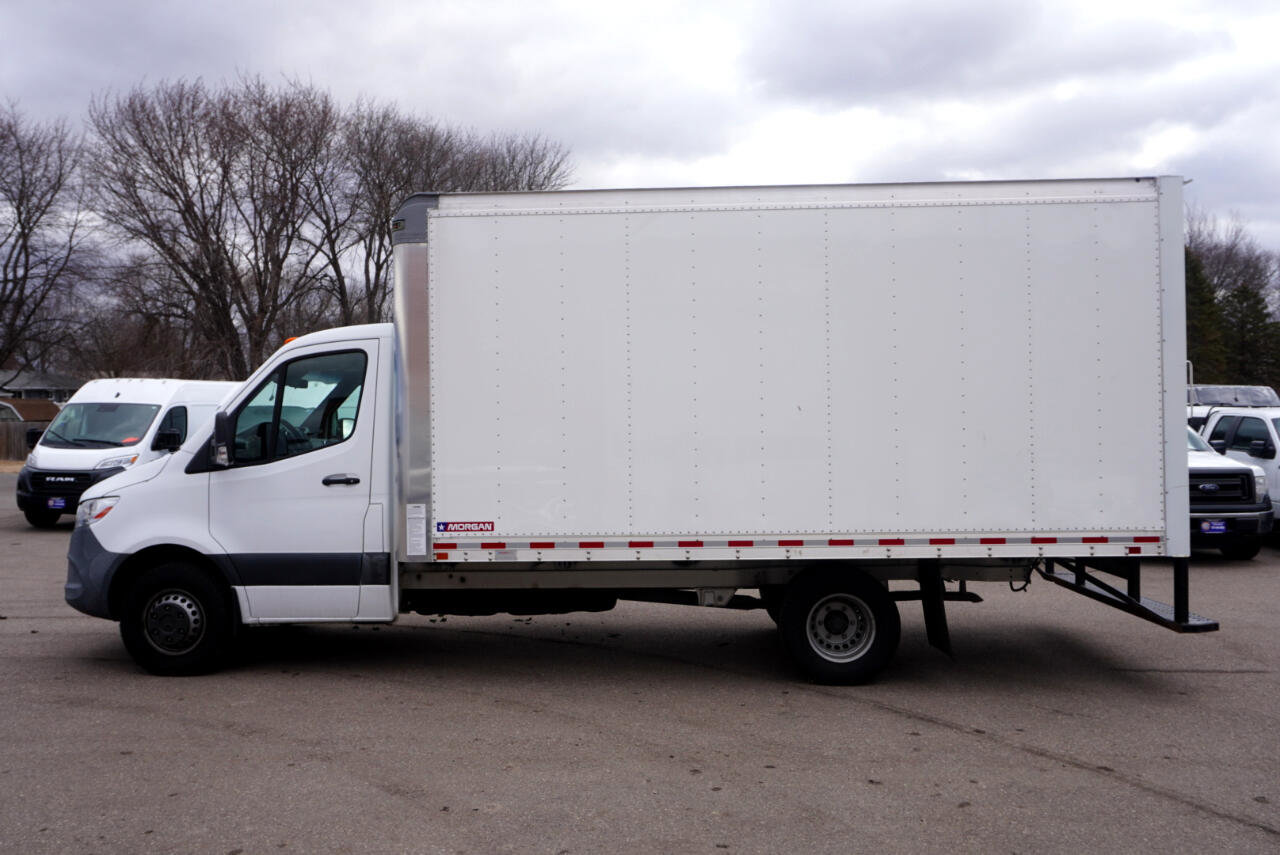 Used 2019 Mercedes-Benz Sprinter 170 image 2