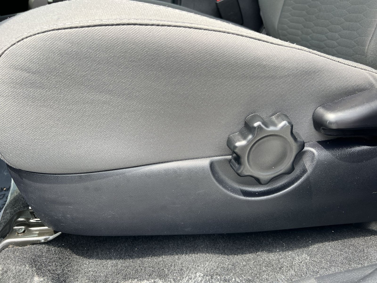 Used 2019 Toyota Tacoma SR5 AWD/4WD image 14