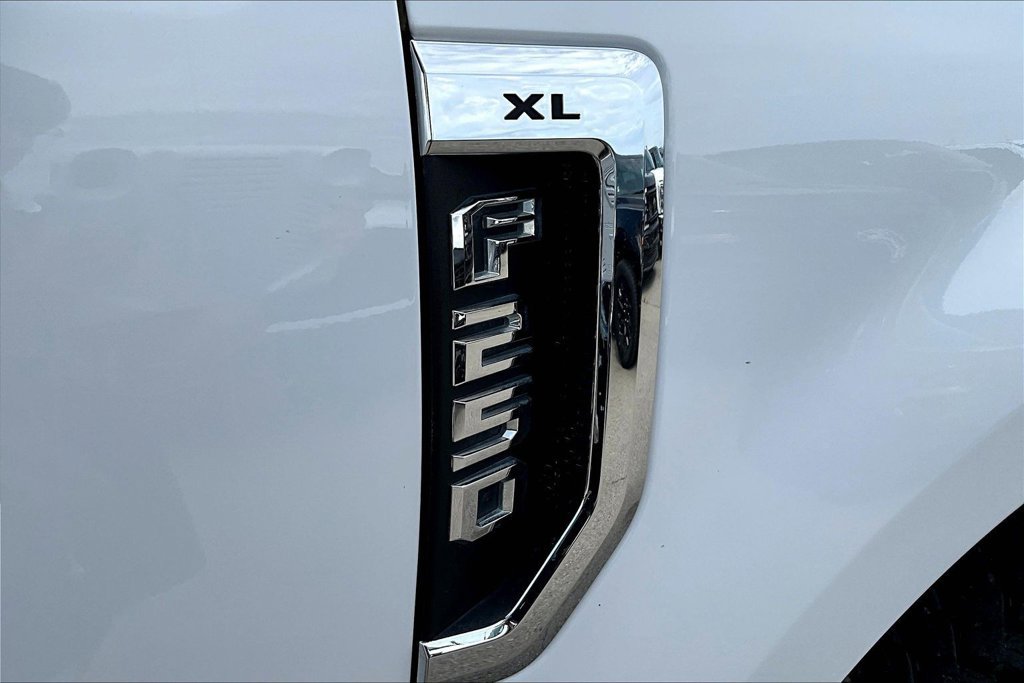 Used 2021 Ford F250 XL w/ Power Equipment Group AWD/4WD image 34