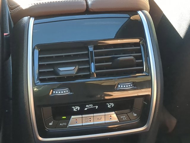 Used 2024 BMW X7 xDrive40i w/ M Sport Package image 18