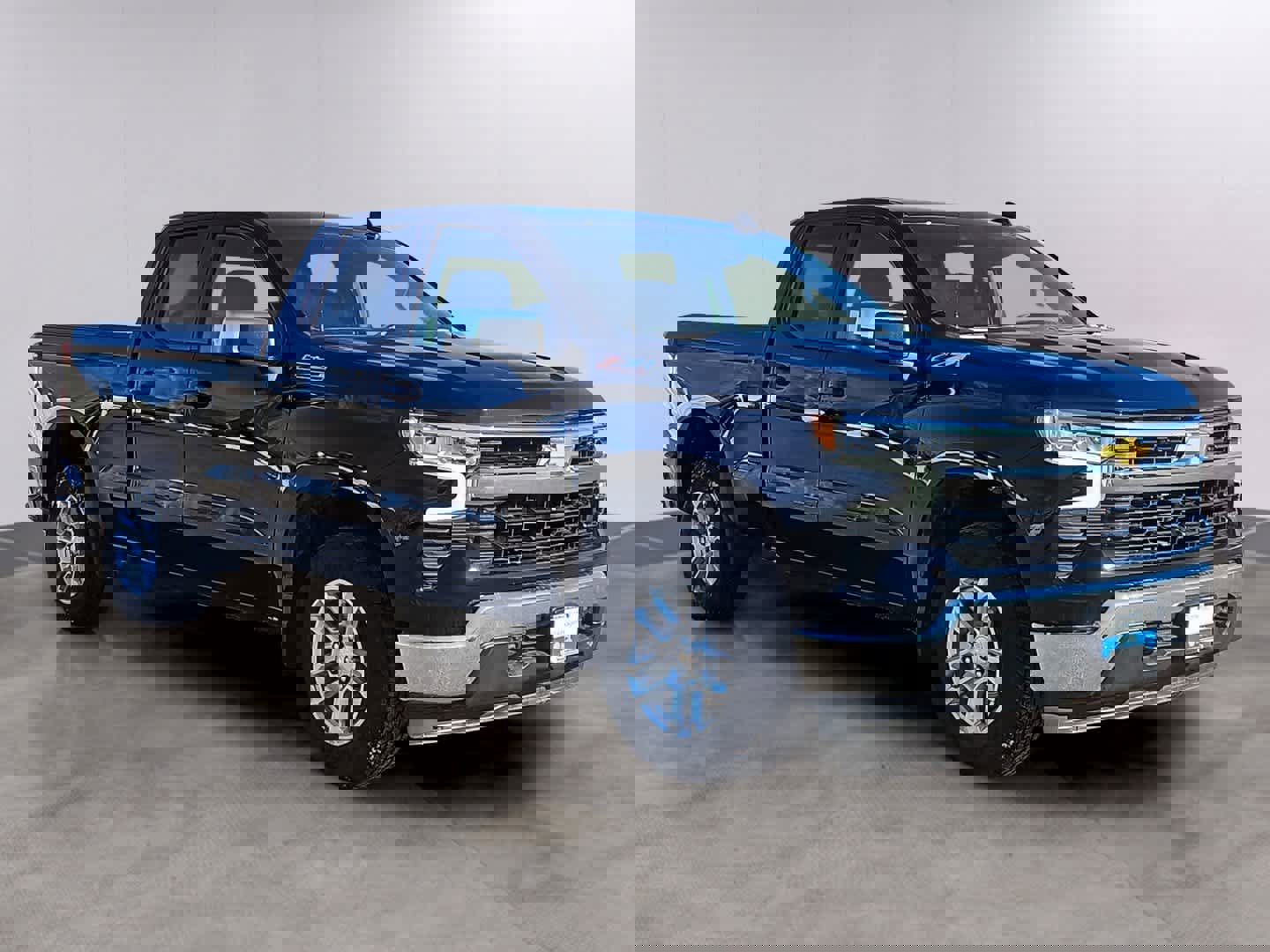 Used 2023 Chevrolet Silverado 1500 LT w/ Z71 Off-Road Package image 3