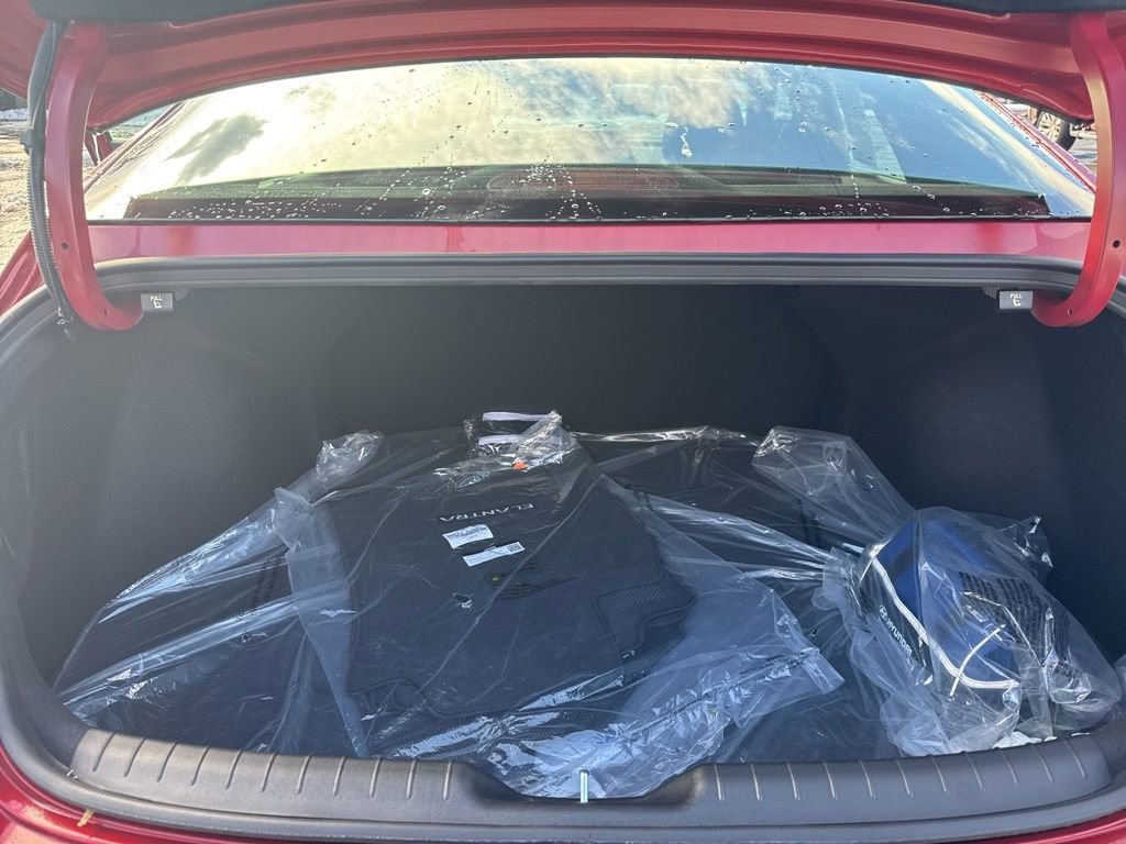 Used 2025 Hyundai Elantra Sport image 35